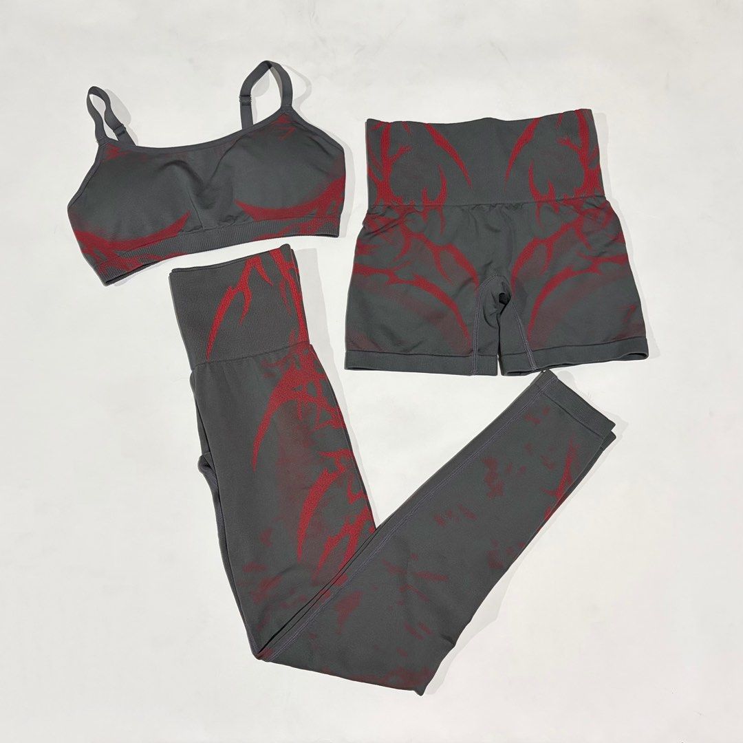 Gymshark Storm seamless set grey (Category: Activewear) located in Baguio. Submitted by suffering (Listing ID 1459264402, Image 1). Description: Baguio City Brandnew Sold as set only Small .