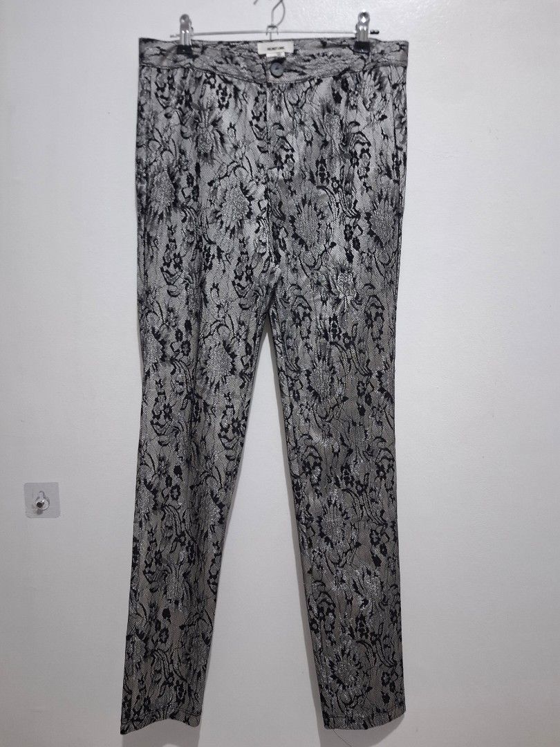 Helmut lang (Category: Other Bottoms) located in Tarlac. Submitted by christopher.24 (Listing ID 1459182362, Image 1). Description: excellent condition legit.