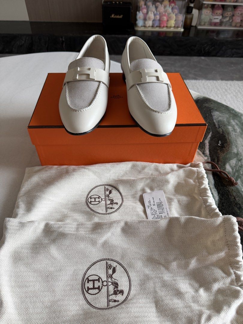 hermes （分類：平底鞋）位於 Hong Kong。 由 17sweetheartbb 提交（商品編號 1459127828，圖片 4）。簡介： 100%new 100%real。