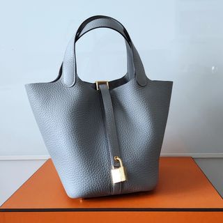 (Category: ) located in . Submitted by all.thingsluxe (Listing ID 1457367928, Image 1). Description: .