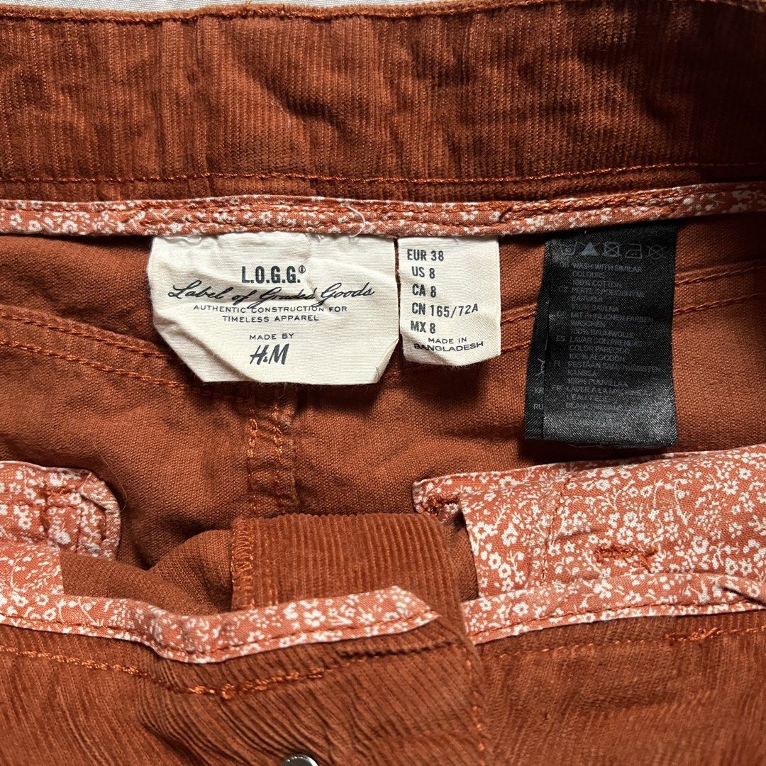 H&M Corduroy skirt (Category: Skirts) located in Manila. Submitted by silver.rae (Listing ID 1459207934, Image 2). Description: .