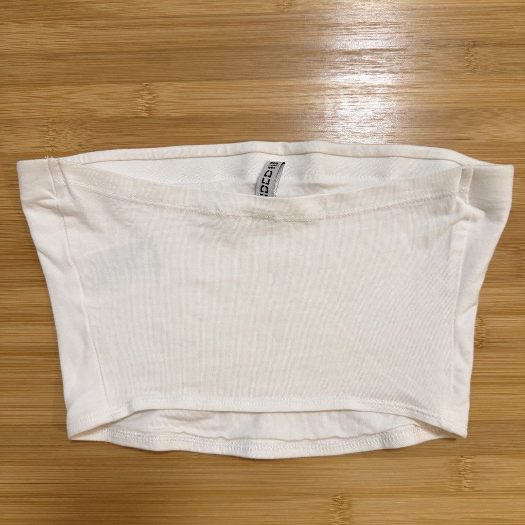 H&M Divided Basic White Tube Top XS (Category: Sleeveless) located in Bulacan. Submitted by declutter_diary02 (Listing ID 1459102532, Image 3). Description: LP - H&M Divided Basic white tube top - Size XS PLEASE READ ‼️ MOP: Gcash or Bank transfer MOD: Lalamove/Grab or J&T (PICKUP ONLY) Pickup time 12 PM ONWARDS BUYER WILL BOOK, for your tracking po Location: Marilao, Bulacan (Full details will be provided once the sale is confirmed).