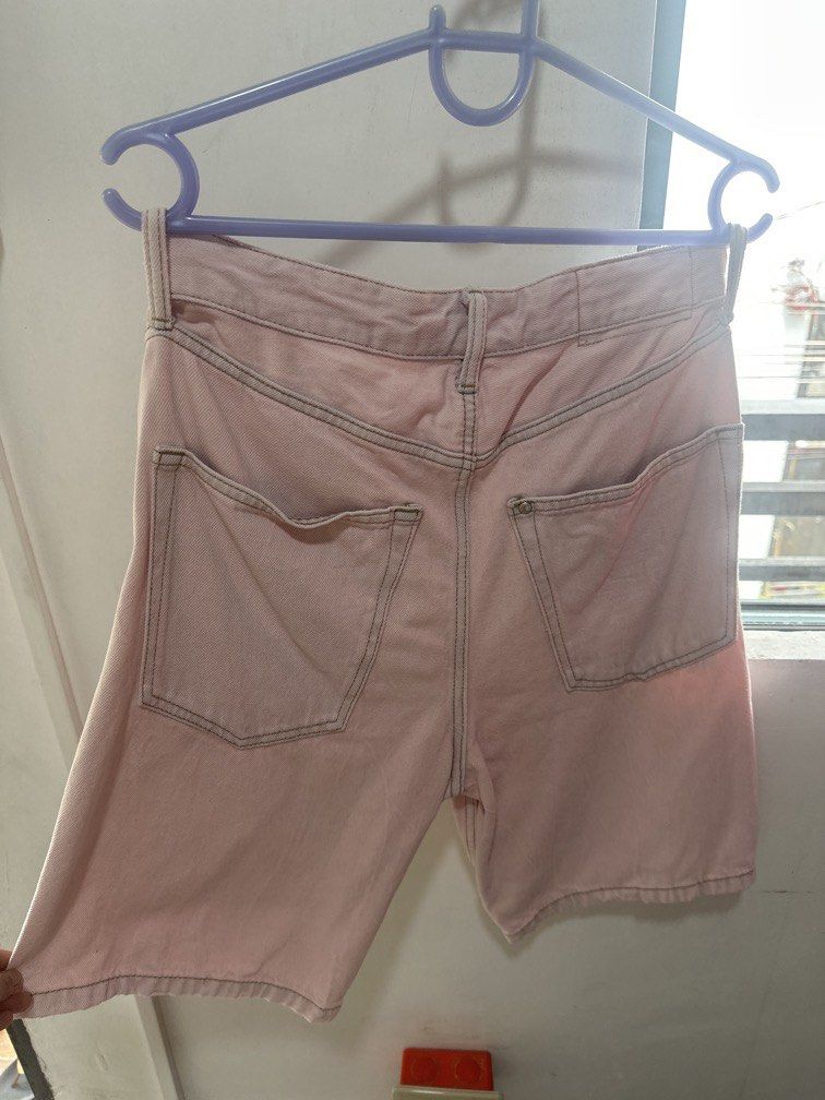 H&M Pink Jorts (Category: Shorts) located in Bacoor. Submitted by angoisee (Listing ID 1459110677, Image 3). Description: dm for more info negotiable declutter.