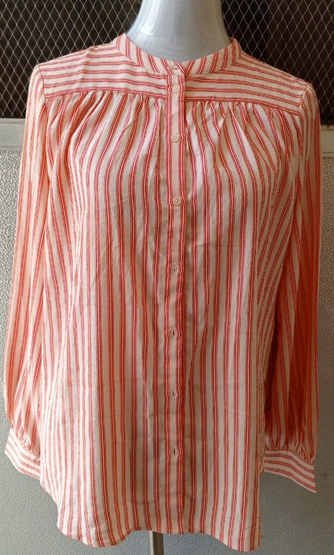 H&M Striped Button-Up Blouse (Category: Blouses) located in Cebu City. Submitted by violacloset (Listing ID 1459145005, Image 1). Description: Measurements: length: 26 1/2 in width: 21 in.