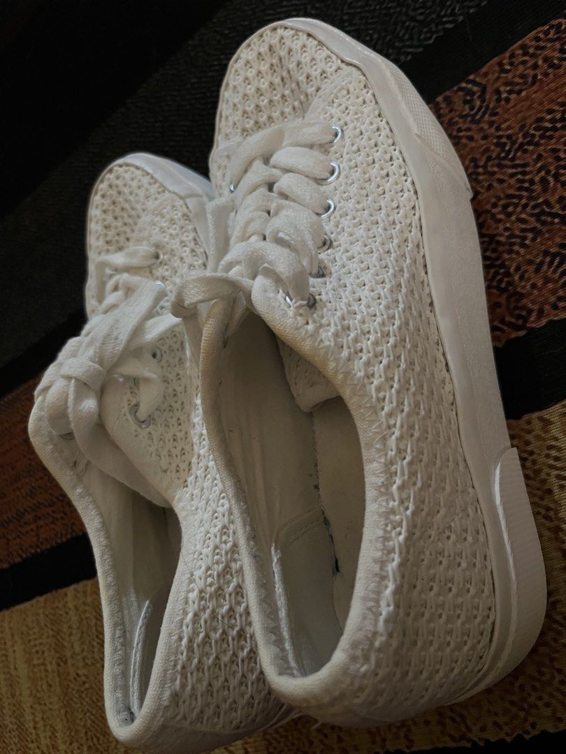 H&M White Knit Sneakers Size 37 (Category: Sneakers) located in Manila. Submitted by whims.closet (Listing ID 1459167844, Image 2). Description: - Brand: H&M - Type: White Knit Sneakers - Style: Lace-up - Size: 37 - Features: Breathable and lightweight knit material - Best for: Casual wear - Condition: Good, with minor signs of wear on insoles.