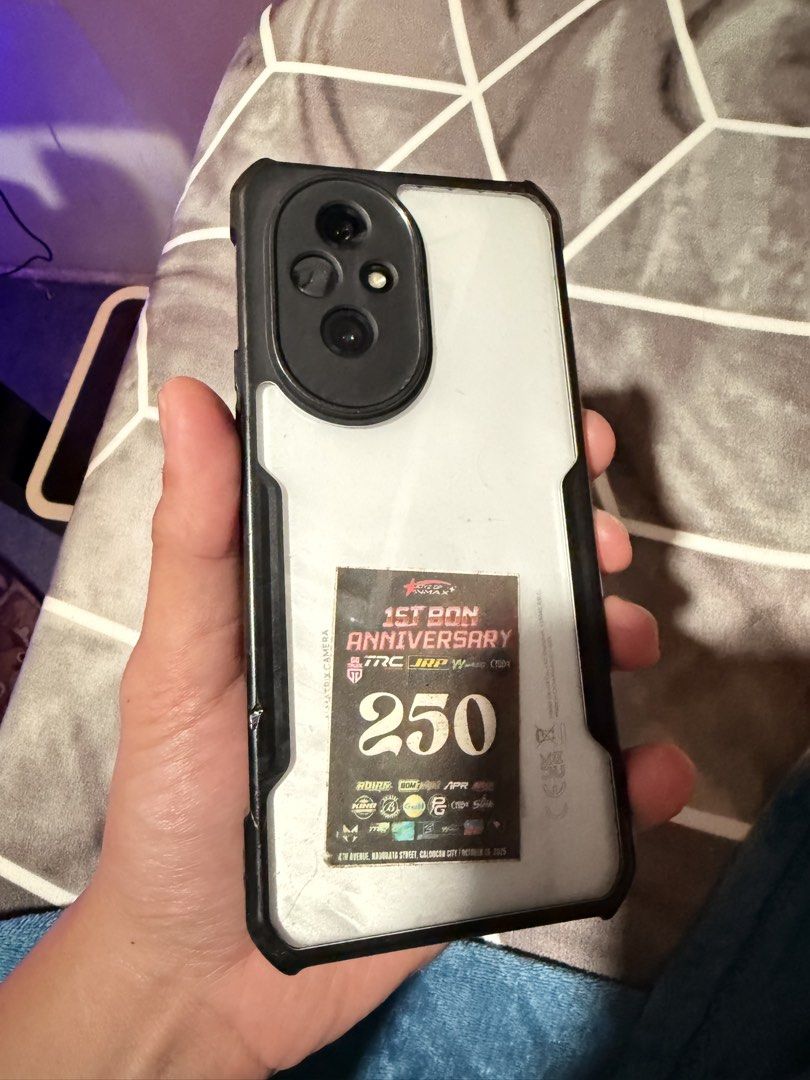Honor 200 for sale (Category: Android Others) located in Manila. Submitted by gihsantos (Listing ID 1459287590, Image 2). Description: Honor 200 512GB Matagal nang nakatambak dahil nag upgrade na ng phone way back april. Issues: Scratches sa screen & sa sides (see pictures).