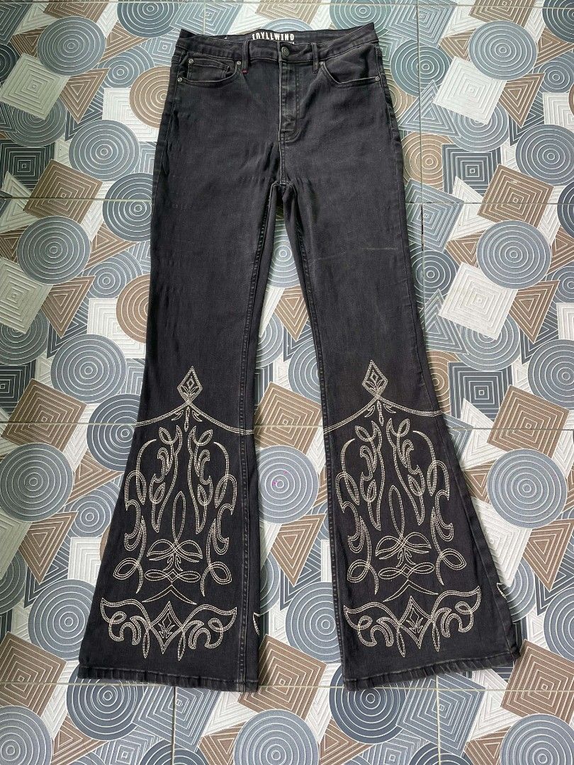 Idyllwind by Miranda Lambert bell bottoms (Category: Jeans) located in Tayug. Submitted by pabilidamitngpatay (Listing ID 1459214475, Image 1). Description: idyllwind by Miranda Lambert bell bottoms 26-28 waist ‎43.5 length ‎11 hem ‎11 rise authentic no flaws ‎.