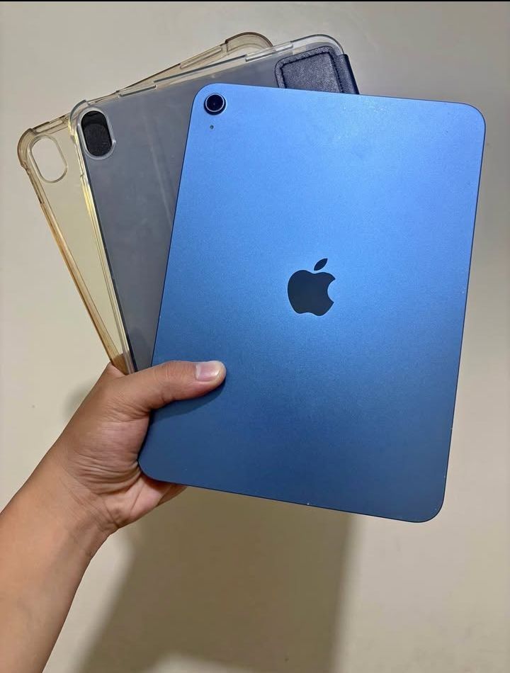 IPAD A16 (Category: iPad) located in Manila. Submitted by princessmae_ (Listing ID 1459102035, Image 1). Description: FOR SALE: iPad 11th Gen (A16) 128GB — Blue ✅ ✅ Under warranty till Nov 2026 ✅ Truetone,Camera,Speakers and all functions are working. 🔋 90% Battery Health (248CC) 🛡️ No History of Repair — all original parts ✅ well taken care of 🥰 lady owned • There are some minimal paint chip (due to hard case which is normal) 🫶 — With cases 