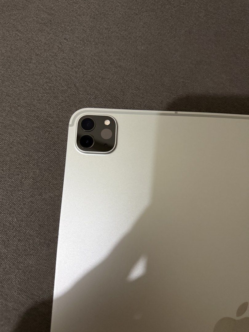 iPad Pro 12.9 6th Gen - M2 Chip(Silver) (Category: iPad) located in Pasig City. Submitted by technobytes (Listing ID 1459262472, Image 2). Description: • 128GB | WIFI + Cellular • No repair history nor replacements made • All original parts • Has dents,scratches and signs of usage • No Hidden Issue • Unit only.