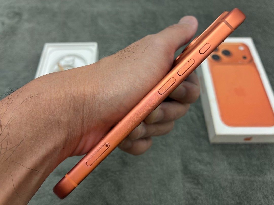 iphone 17 pro 256gb (Category: iPhone 17 Series) located in Quezon City. Submitted by acecon (Listing ID 1459192593, Image 3). Description: IPhone 17 Pro 256GB Smartlocked/Tnt/Sun Cosmic orange Selling 51,999php swapping is higher slightly negotiable swap sa android or ios.tablet.ipad 🔋 96% Battery health 🔌 238 cycle count Warranty till December 2026 ‼️ Unit issue‼️ ❌ Camera button is unclickable but soft touch function for zoom or other modes 