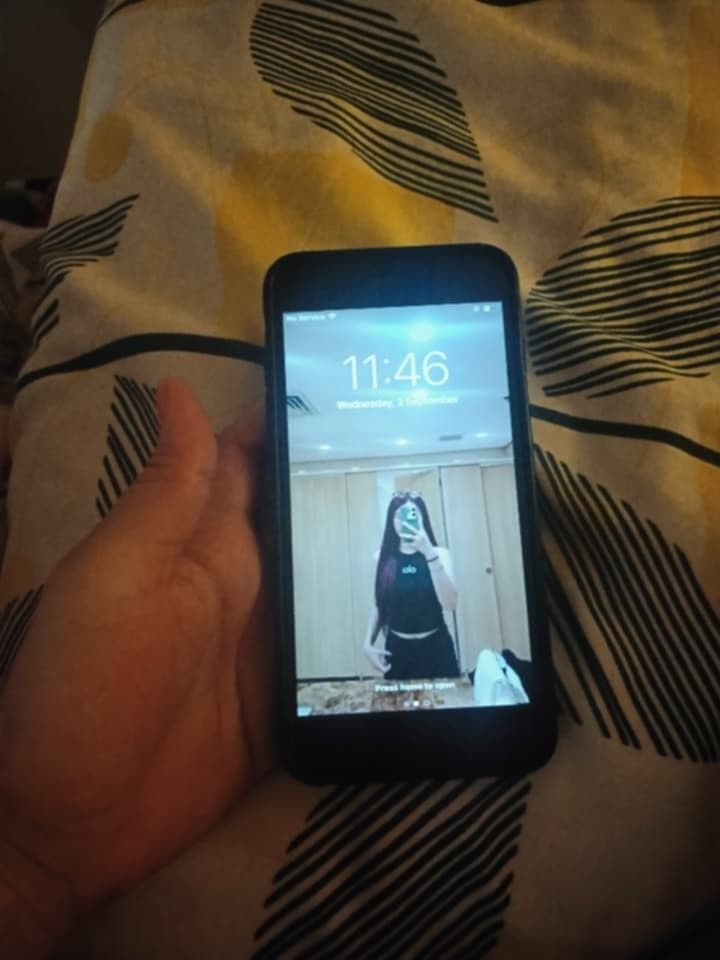 iPhone 6 plus (Category: Cases & Sleeves) located in Manila. Submitted by jomane_jane1. (Listing ID 1459209575, Image 2). Description: ISSUE -gpp Hindi nagagamit sa data WiFi Lang -85% battery -16gb.