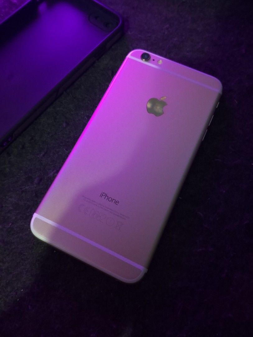 Iphone 6 Plus w/ charger + case & privacy tempered (Category: iPhone 6 Series) located in Manila. Submitted by xylorou (Listing ID 1459206671, Image 3). Description: .