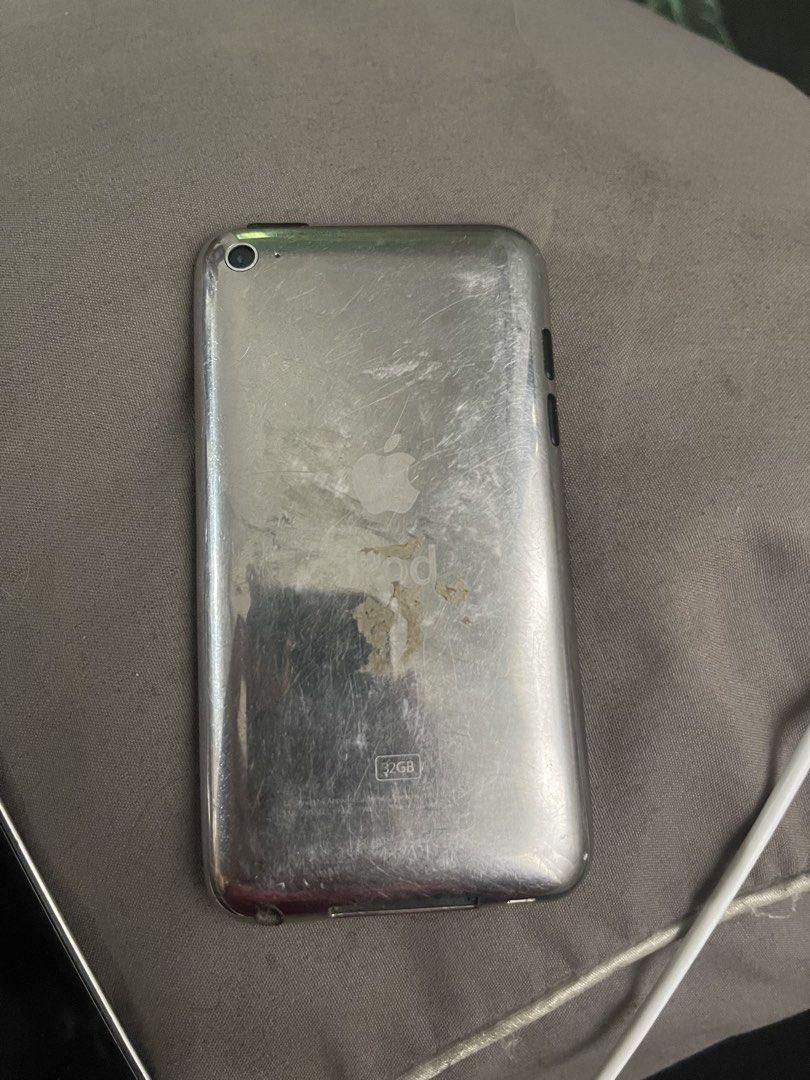 IPOD TOUCH 4&3 (Category: Early Generation Mobile Phones) located in Manila. Submitted by zenriver_8af9ce (Listing ID 1459219474, Image 2). Description: As is 1st one cracked na screen, walang password. 32gb, still have decent battery 2nd one still has 138 songs, 32gb also, only issue is that battery needs to be replace, gumagana lang pag naka saksak. No password 3rd unit have cracked screen lower part, but still response to touch. 8gb, still hav