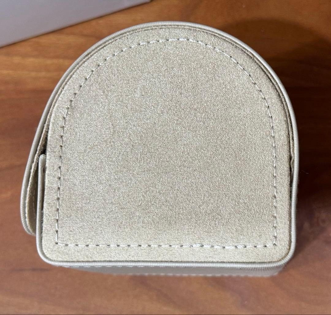 JaegerLeCoultre watch case only (Category: Luxury Watches) located in Manila. Submitted by noah.kock1914 (Listing ID 1459207088, Image 3). Description: Authentic Jaeger-LeCoultre Travel Case Brand New & Unused Condition: Brand new, never used. 100% authentic Jaeger-LeCoultre official travel case/pouch. Price: Listed price is for 1 piece. Note: Bulk purchases available. Feel free to PM me if you are interested in buying more than one or have any q