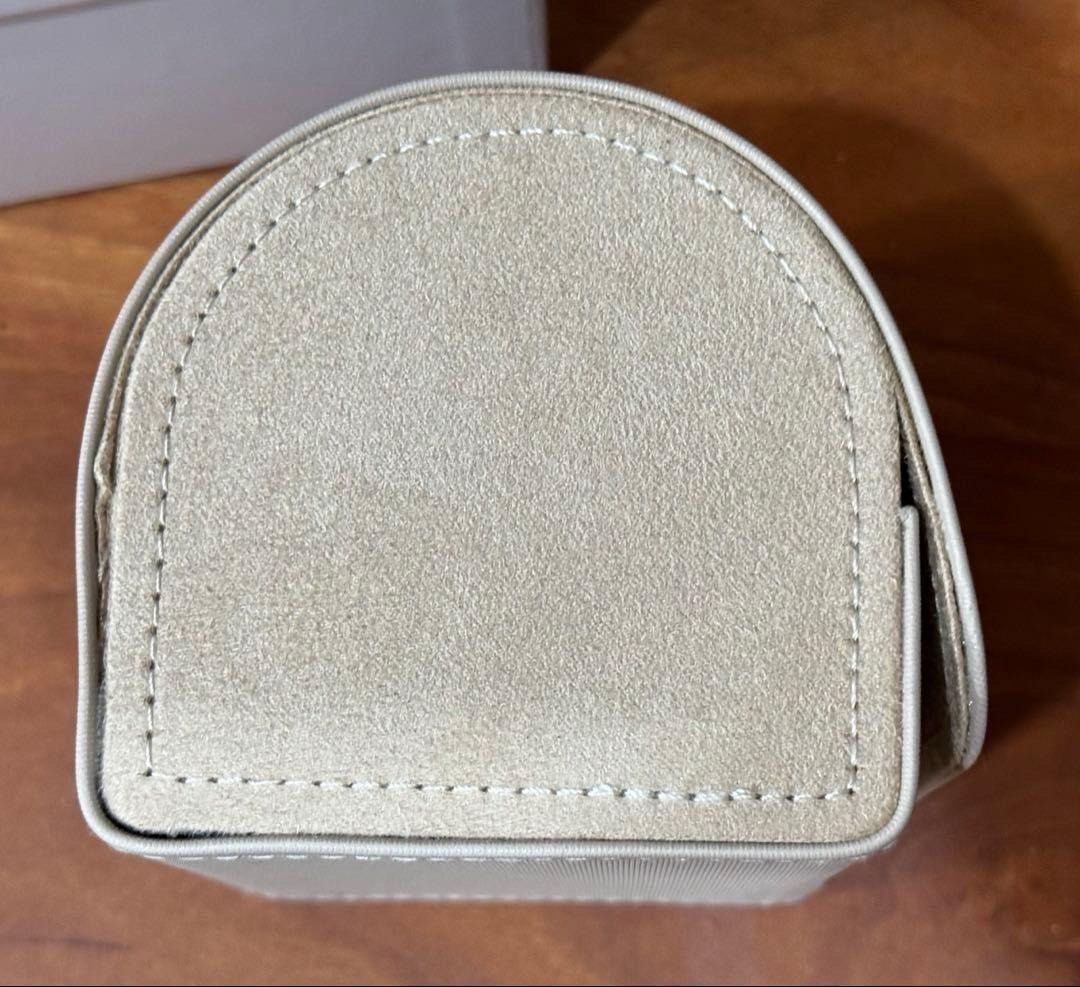 JaegerLeCoultre watch case only (Category: Luxury Watches) located in Manila. Submitted by noah.kock1914 (Listing ID 1459207088, Image 2). Description: Authentic Jaeger-LeCoultre Travel Case Brand New & Unused Condition: Brand new, never used. 100% authentic Jaeger-LeCoultre official travel case/pouch. Price: Listed price is for 1 piece. Note: Bulk purchases available. Feel free to PM me if you are interested in buying more than one or have any q