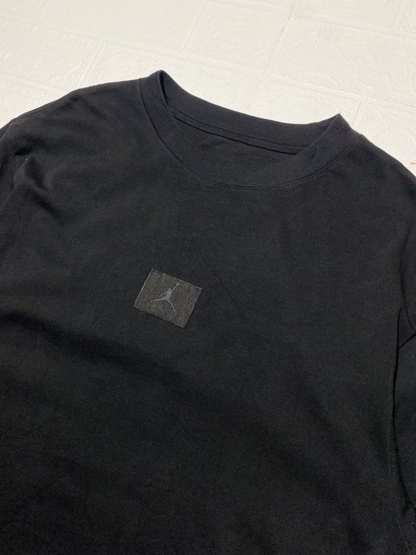 JORDAN FLIGHT ESSENTIALS 85 TEE (Category: Formal Shirts) located in Tagbilaran City. Submitted by we_thrift (Listing ID 1459223109, Image 2). Description: Small on tag Width:20 Length:28.5.