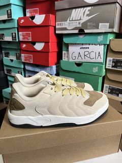 (Category: ) located in . Submitted by rr.sneakerstash (Listing ID 1459182020, Image 1). Description: .