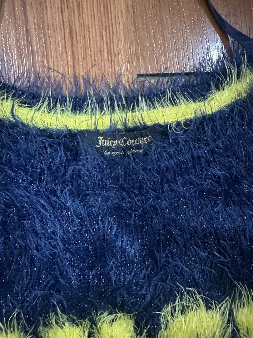 Juicy Couture Sweater (Category: Longsleeves) located in Quezon City. Submitted by clothing.thrift (Listing ID 1459221337, Image 3). Description: Like New condition - never worn Glittery in real life Original - selling low.