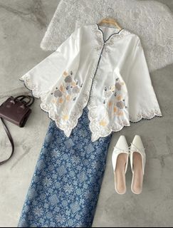 (Category: ) located in . Submitted by angelita_wardrobe (Listing ID 1459199135, Image 1). Description: .