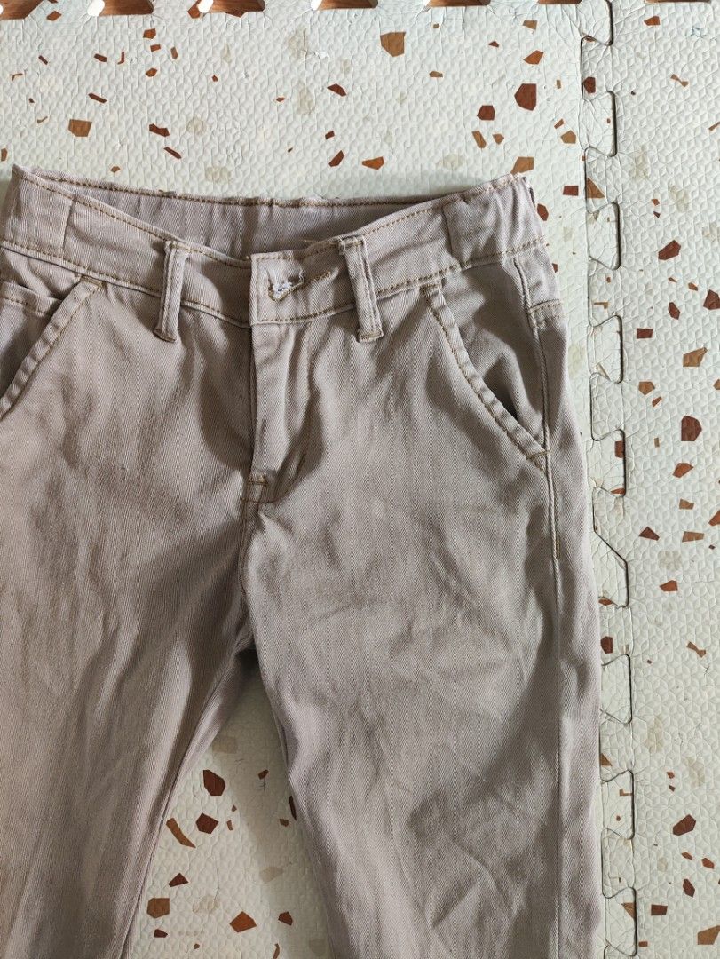 Khaki Pants for Boys 💙 (Category: Babies & Kids Fashion) located in Taguig. Submitted by cleanupmomma (Listing ID 1459133655, Image 2). Description: Please take time to read ❤️ EUC measurements already posted no flaws wyiwyg.