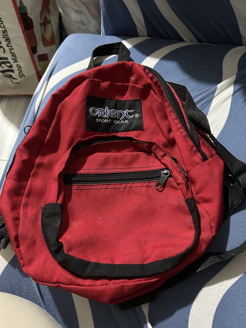 Kid’s backpack (Category: Backpacks) located in Paranaque City. Submitted by allthatclutterph (Listing ID 1459196554, Image 1). Description: Needs washing.