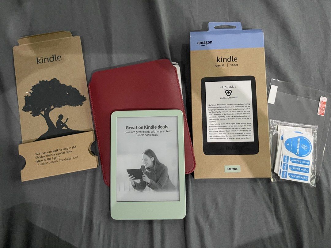 Kindle Basic E-reader (Category: E-Readers) located in Muntinlupa City. Submitted by klumsyunikorn (Listing ID 1459167195, Image 2). Description: Kindle Basic - Matcha GOOD AS NEW!!! Bought July 2026 Complete with Box With Ads: When I got it wala pong ads but it was connected to Amazon Japan which is the default for Asian countries. When I requested customer service to change to Amazon US nagkaroon na po ng ads. Free: leather sleeve, extra screen