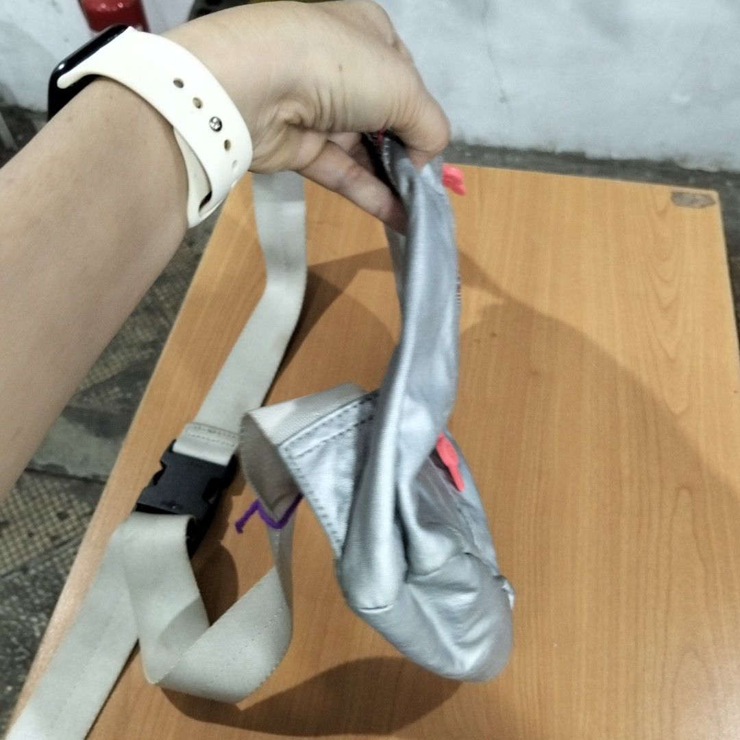 Kipling body bag (Category: Cross-body Bags) located in El Salvador. Submitted by francheskaukayukay (Listing ID 1459128275, Image 3). Description: .