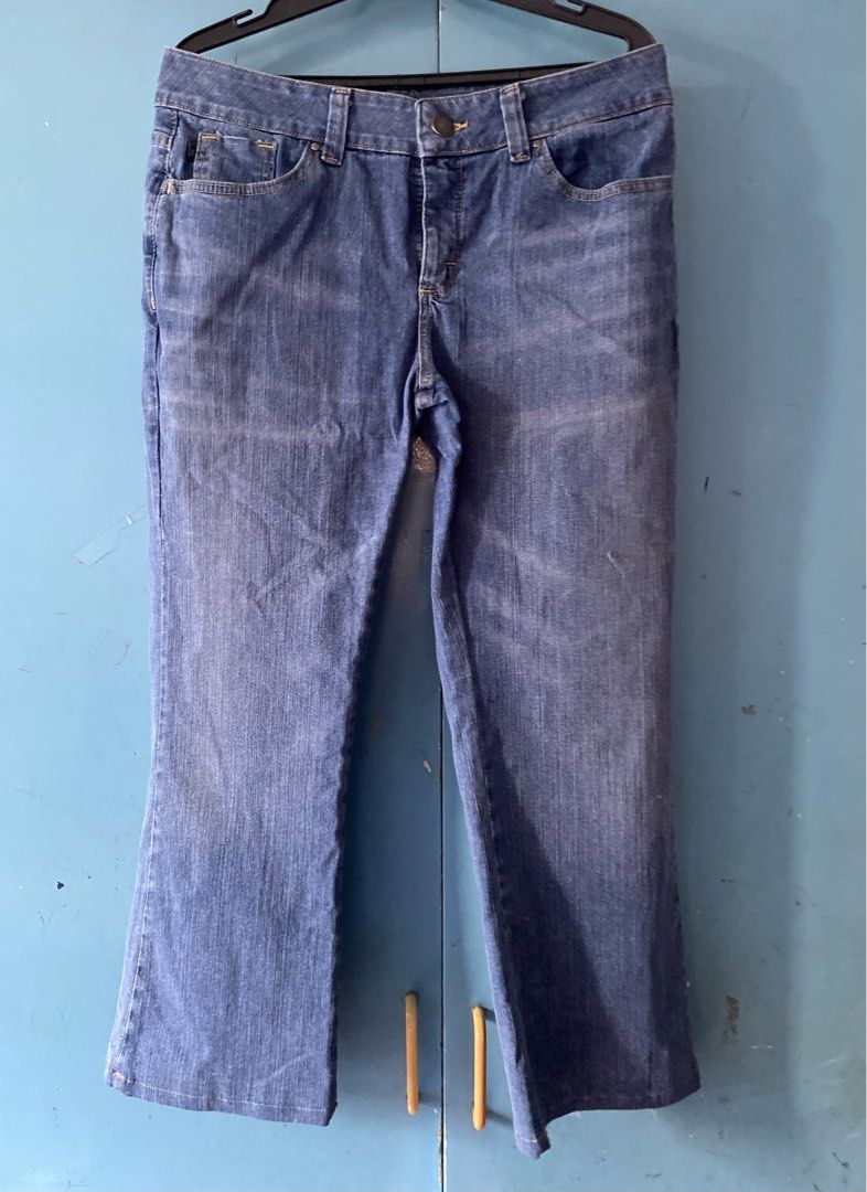 Ladies LEE Bootcut Denim Jeans (Category: Jeans) located in Quezon City. Submitted by elmiras_closet (Listing ID 1459226865, Image 1). Description: good xonsition original authentic LEE Apparel already altered in lengrh .