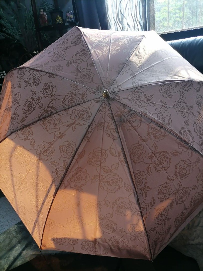 Lancetti Folding Umbrella (Category: Other Accessories) located in Butuan. Submitted by az-branded.items (Listing ID 1459110776, Image 1). Description: Big size umbrella Authentic item From Japan.