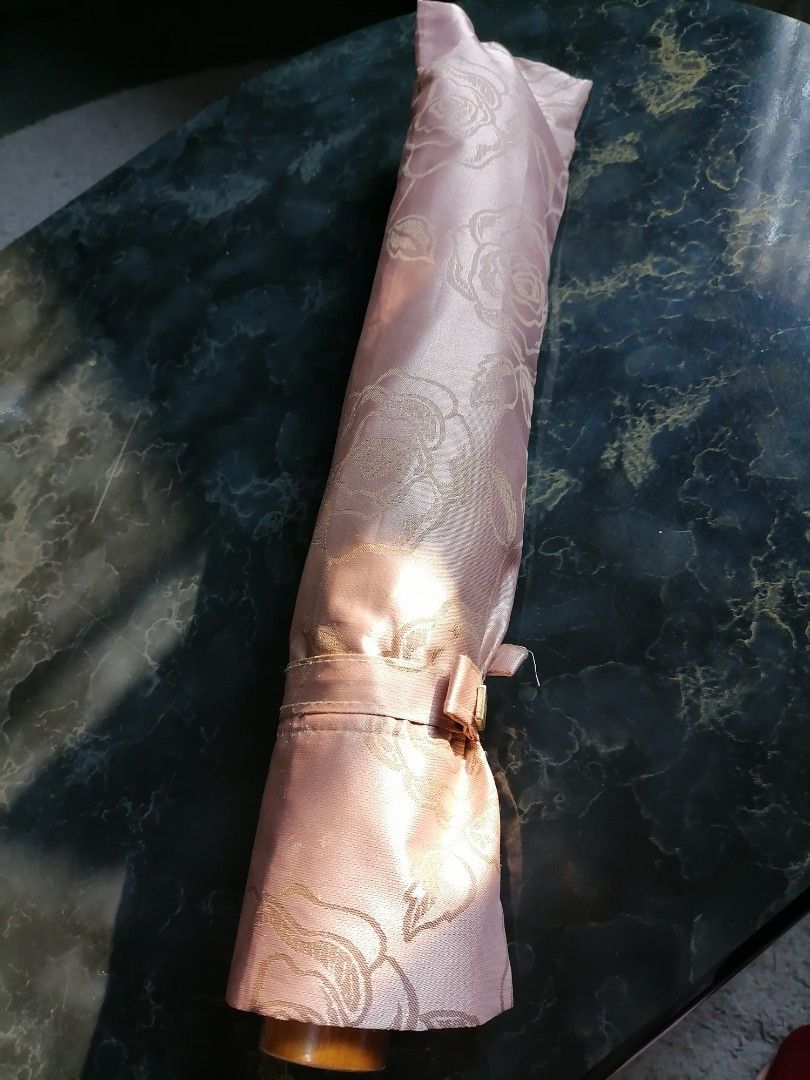 Lancetti Folding Umbrella (Category: Other Accessories) located in Butuan. Submitted by az-branded.items (Listing ID 1459110776, Image 3). Description: Big size umbrella Authentic item From Japan.