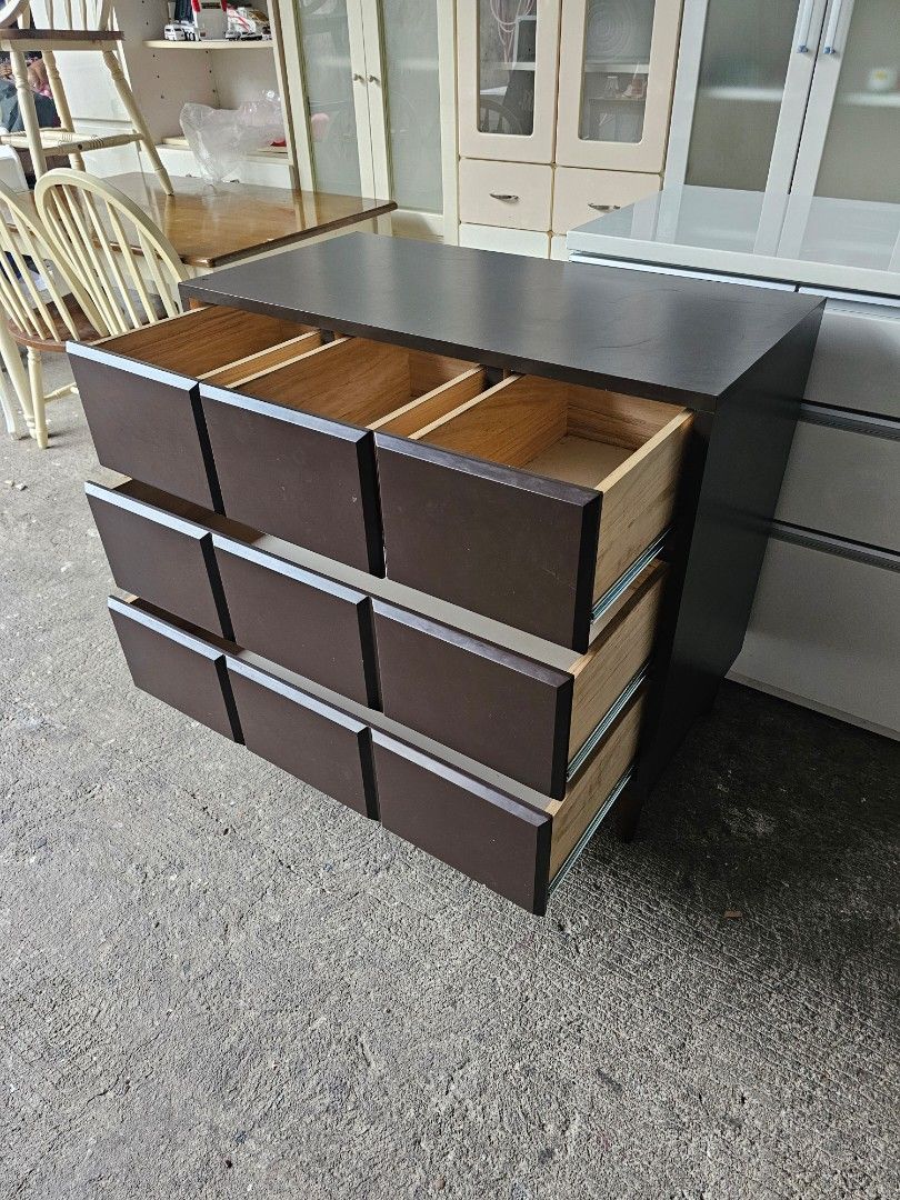 Lateral Drawers Scandi Type (Category: Shelves, Cabinets & Racks) located in Quezon City. Submitted by xian1421 (Listing ID 1459090894, Image 3). Description: Lateral Drawers ‼️₱7,800‼️ ✔️L-35.5 H-32.5 W-18 inches 📐 ✔5 Drawers 🗄 ✔️Laminated and Solid🔖 ✔Scratches As-is! 👌 Location: 40 Aplaya St Napocor Vill. Tandang Sora Quezon City. For inquiry please Pm us or Call. 09066885859.