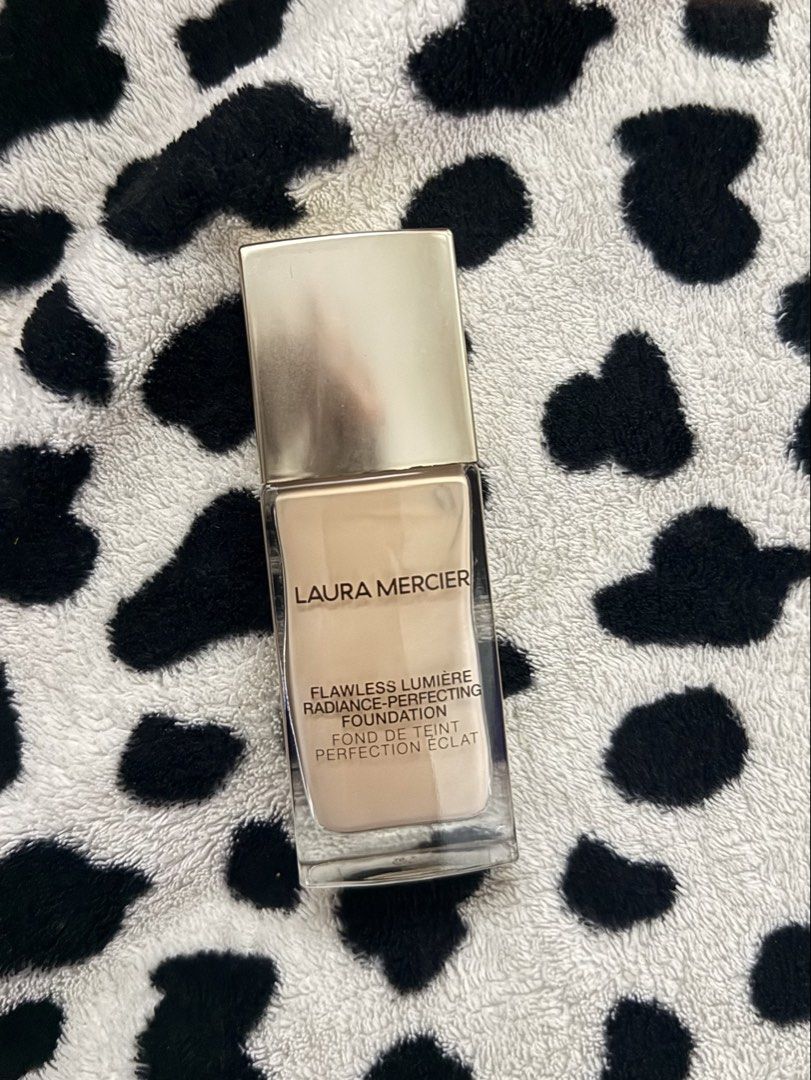 LAURA MERCIER FOUNDATION (Category: Makeup) located in San Isidro. Submitted by cosmic.nikks (Listing ID 1459140835, Image 1). Description: ORIGINAL LAURA MERCIER FOUNDATION 98% 2N1 CASHEW .