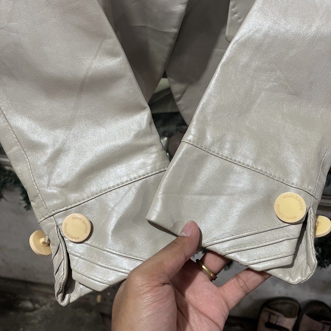 Leather Single-Button Blazer Jacket Size small (Category: Coats, Jackets and Outerwear) located in Davao. Submitted by daveespino81318 (Listing ID 1459091454, Image 3). Description: For womens, size XS W17 L22 No issue❗.
