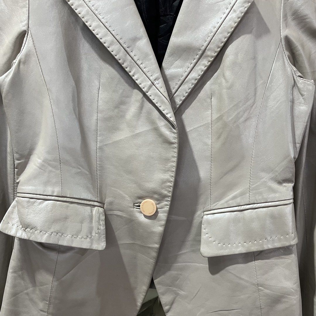 Leather Single-Button Blazer Jacket Size small (Category: Coats, Jackets and Outerwear) located in Davao. Submitted by daveespino81318 (Listing ID 1459091454, Image 1). Description: For womens, size XS W17 L22 No issue❗.