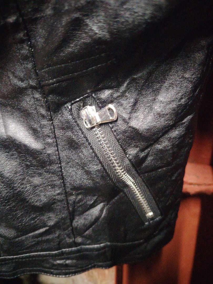 Lider Jacket (Category: Coats, Jackets and Outerwear) located in Makati City. Submitted by unbrkbe (Listing ID 1459154880, Image 3). Description: BGC AREA.