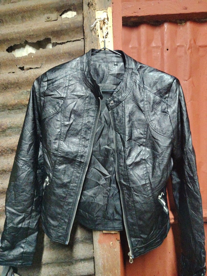 Lider Jacket (Category: Coats, Jackets and Outerwear) located in Makati City. Submitted by unbrkbe (Listing ID 1459154880, Image 1). Description: BGC AREA.