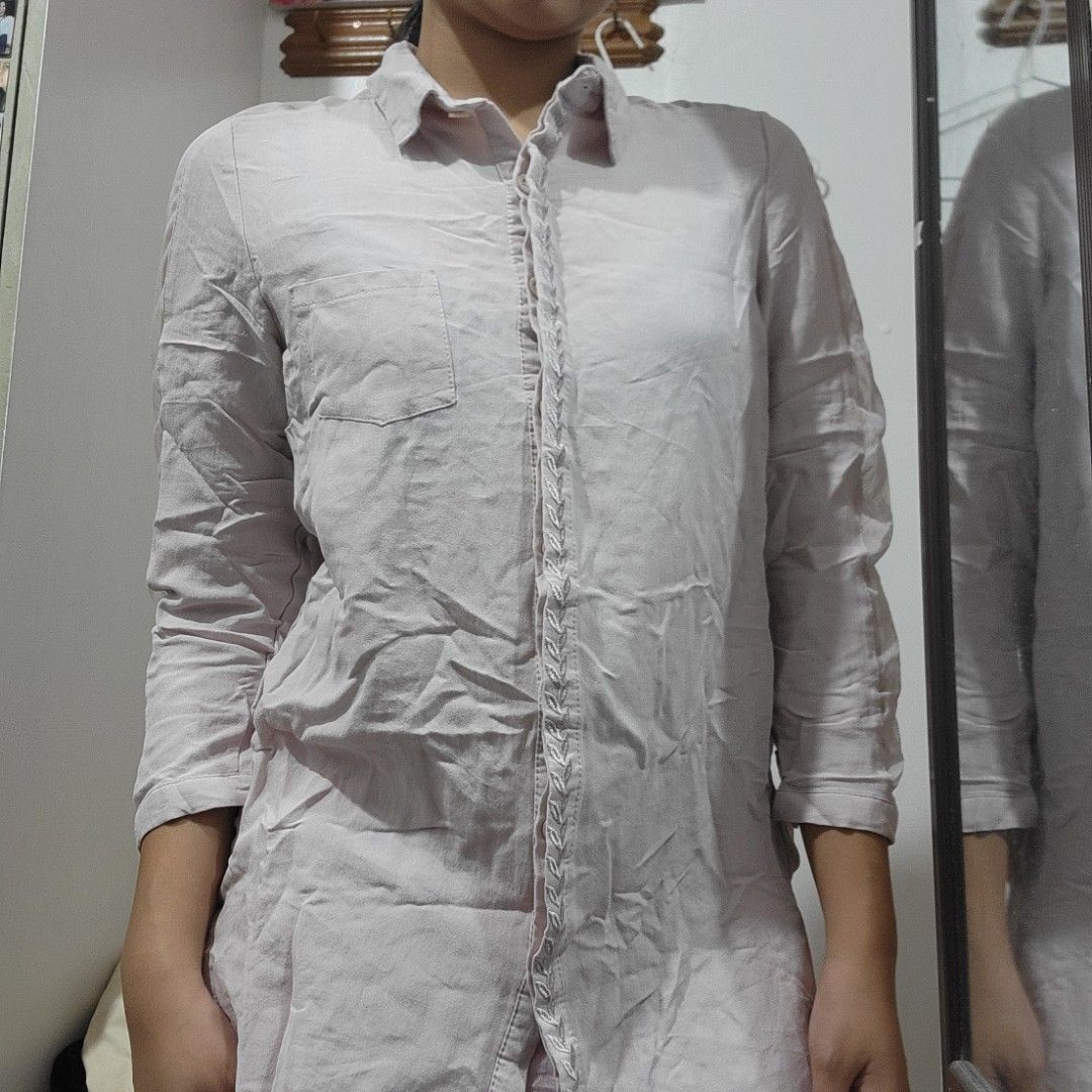 Light Pink Long Sleeve Polo (Category: Longsleeves) located in Quezon City. Submitted by akiyostudios (Listing ID 1459213497, Image 3). Description: - fits m-l 📍project 4 qc 💵gcash 📦lalamove or jnt.