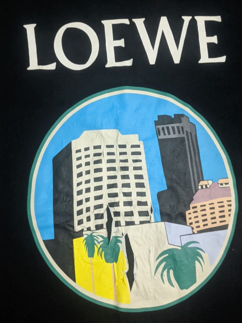 Loewe (Category: Shirts) located in San Ildefonso. Submitted by tripniberto (Listing ID 1459229127, Image 3). Description: Loewe Dimes:20w-26L Issue: Need wash, Sign of use (faded neck), angat print Color Rate: 9.5/10(or better) (lighting may affect the color on images) MOP: gcash MOD: j&t(+sf) NO RUSH SHIPPING!!! (3-5days Ship out!) please manage your expectations this is ukay items PM if interested 📩 Bulacan 📍.
