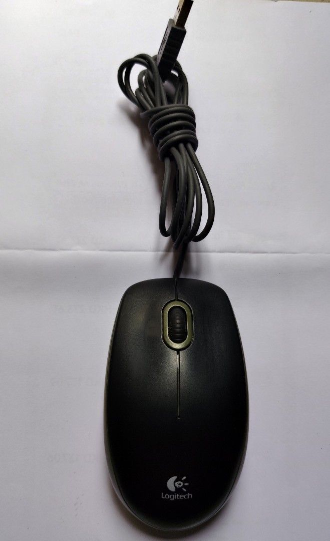 Logitech Wired USB Computer Mouse （分類：電腦滑鼠及相關產品）位於 Hong Kong。 由 pc-dr. 提交（商品編號 1459104126，圖片 3）。簡介： Selling a black Logitech wired USB mouse. Works perfectly. Great for everyday computer use. Plug and play. No software needed. Just connect to your computer and start using it. Simple and reliable. Fully Working Normally!!。