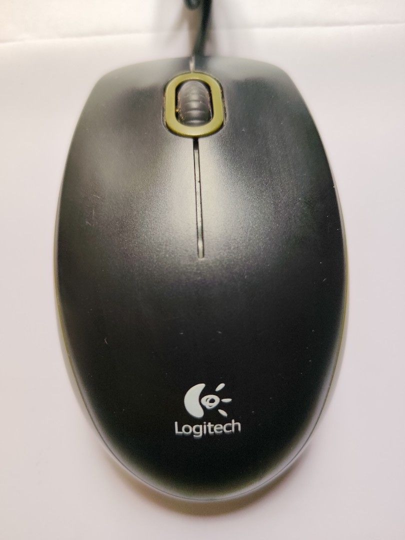 Logitech Wired USB Computer Mouse （分類：電腦滑鼠及相關產品）位於 Hong Kong。 由 pc-dr. 提交（商品編號 1459104126，圖片 1）。簡介： Selling a black Logitech wired USB mouse. Works perfectly. Great for everyday computer use. Plug and play. No software needed. Just connect to your computer and start using it. Simple and reliable. Fully Working Normally!!。