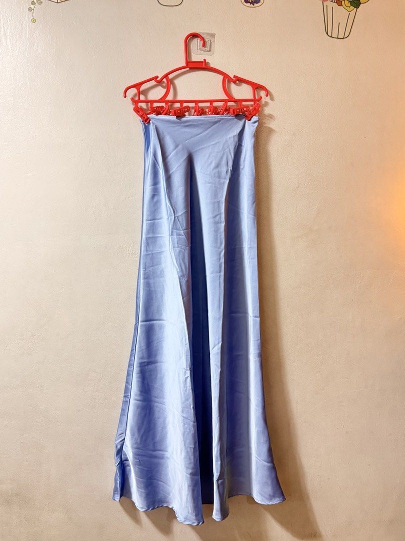 Long skirts (Category: Skirts) located in Makati City. Submitted by camillebustamante0620 (Listing ID 1459195998, Image 1). Description: .