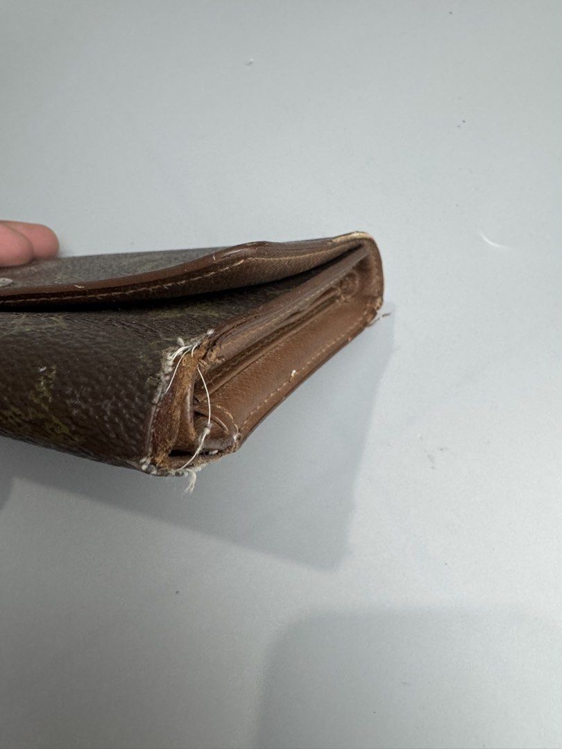 Louis Vuitton - Monigram Bifold Wallet (Category: Luxury Bags & Wallets) located in San Pablo. Submitted by hiddenrygn (Listing ID 1459215943, Image 3). Description: Louis Vuitton - Monigram Bifold Wallet Project Well used See detailed pics DM!.