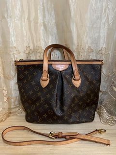 (Category: ) located in . Submitted by wornwardrobe (Listing ID 1459180342, Image 1). Description: .