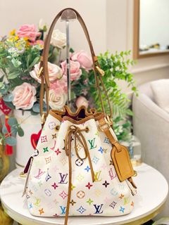 (Category: ) located in . Submitted by luxshare_preloved_ (Listing ID 1459193792, Image 1). Description: .