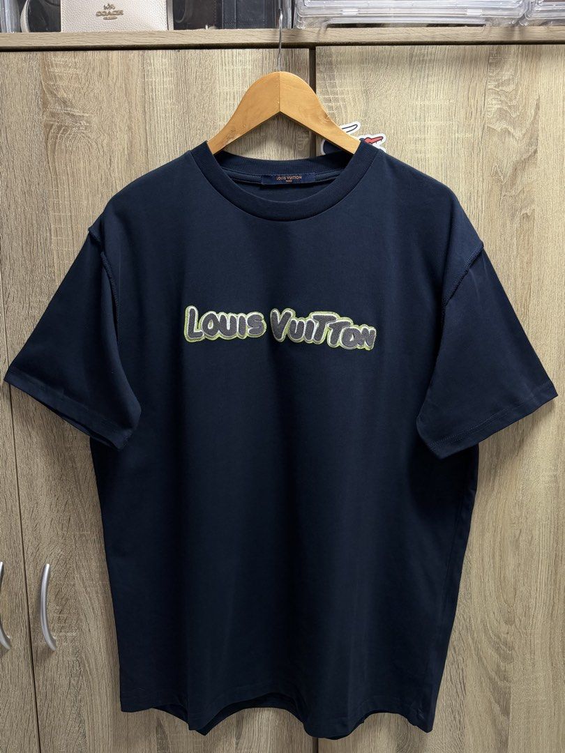 Louis Vuitton Tshirt (Category: Tshirts & Polo Shirts ) located in Imus. Submitted by rckrmns (Listing ID 1459146783, Image 1). Description: Louis Vuitton Tshirt Authentic/Legit Size L W- 22.5 L- 28 Good as New .