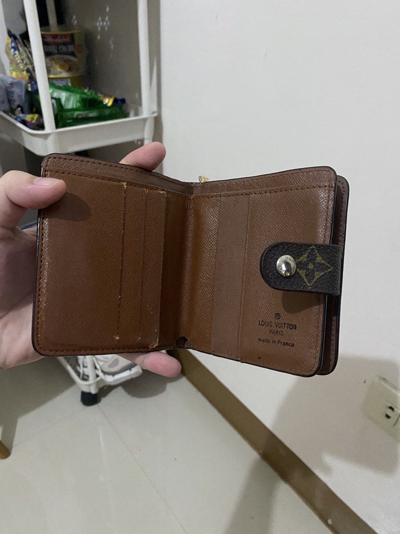 Louis Vuitton Wallet (Category: Luxury Bags & Wallets) located in Lucena. Submitted by catherineluces18 (Listing ID 1459230293, Image 3). Description: flaws: click the last photo..