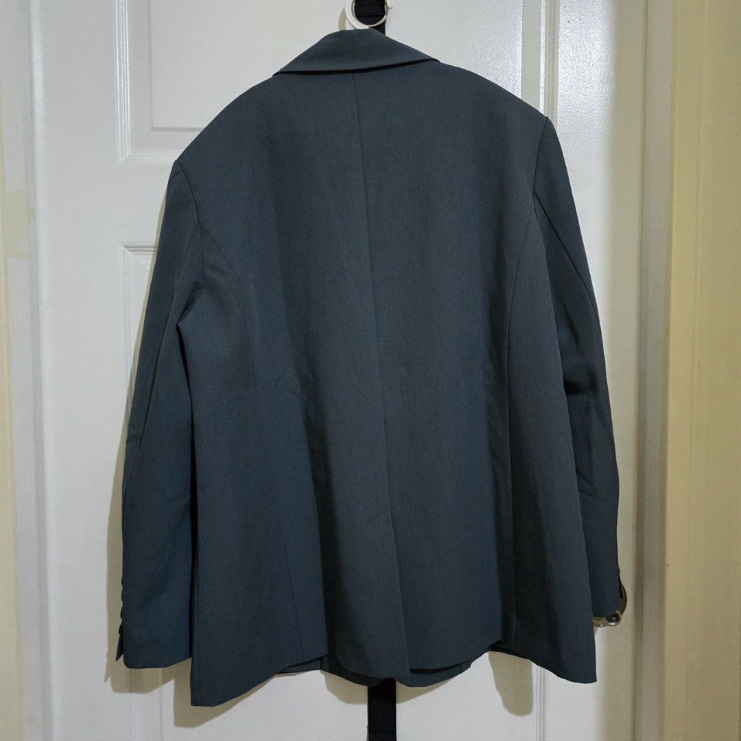 Love Bonito Oversized Button Blazer Blue Green (Category: Coats, Jackets and Outerwear) located in Quezon City. Submitted by maj___ (Listing ID 1459168554, Image 2). Description: Shoulder - 19.5" Pit to pit closed - 24" Sleeve length - 24.5" Blazer length - 29.5".