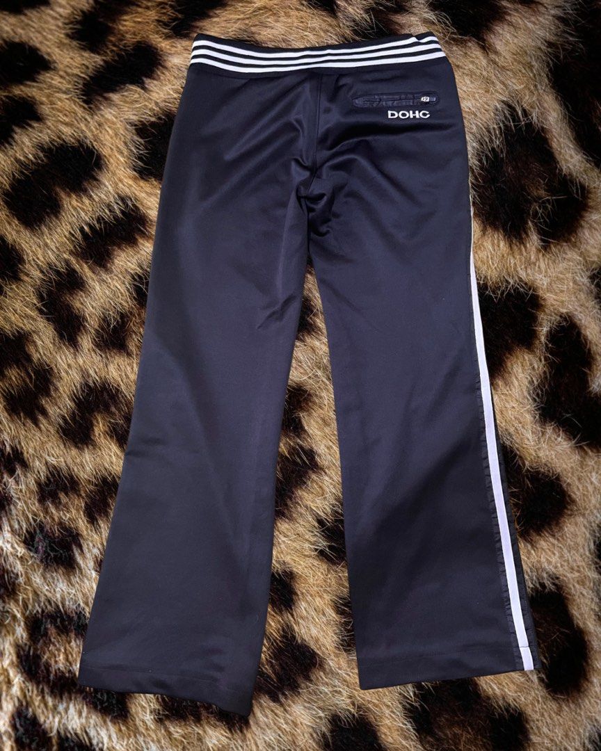Low Waist Track Pants (Category: Jeans) located in Tagum. Submitted by assh.a24 (Listing ID 1459139896, Image 2). Description: .