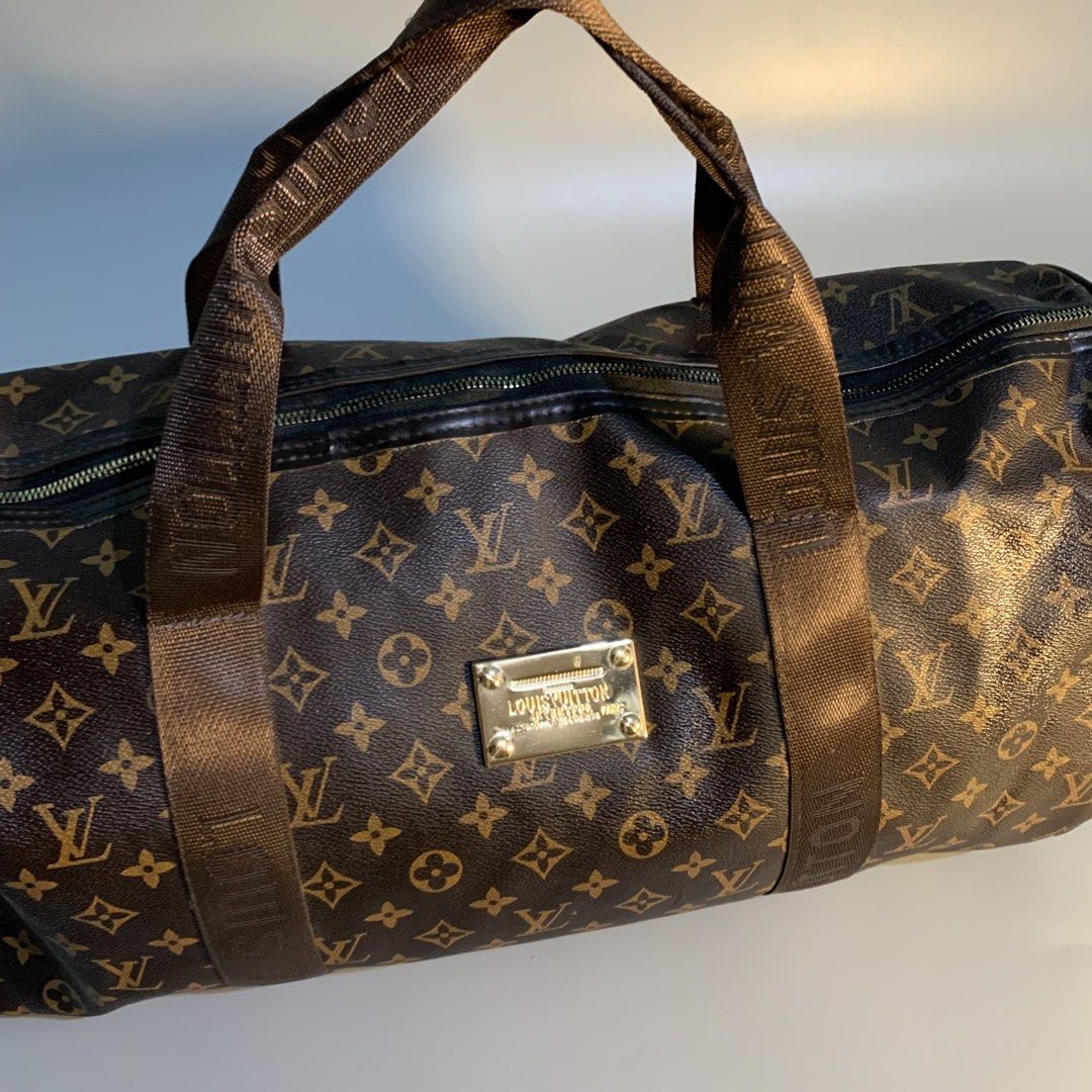 On sale |Lv keepal (off) (Category: Luxury Bags & Wallets) located in Davao. Submitted by jandyfuert21303 (Listing ID 1459237400, Image 2). Description: Lv keepal (off only) Ukay source Excellent condition Size large Kasya mga damit Have minor gas gas sa bottom .