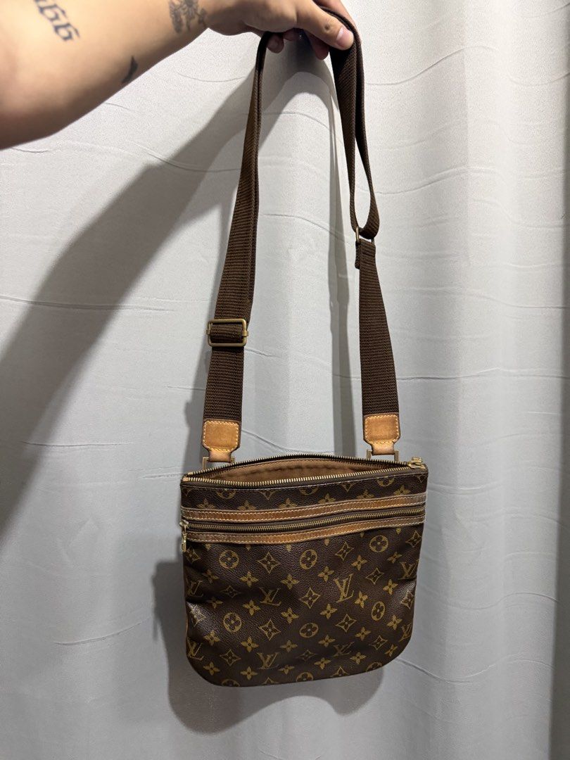 Lv Messenger (Category: Luxury Bags & Wallets) located in Calamba. Submitted by jkafrica10 (Listing ID 1459275324, Image 2). Description: Guaranteed authentic With certificate of authenticity Open for meet up.